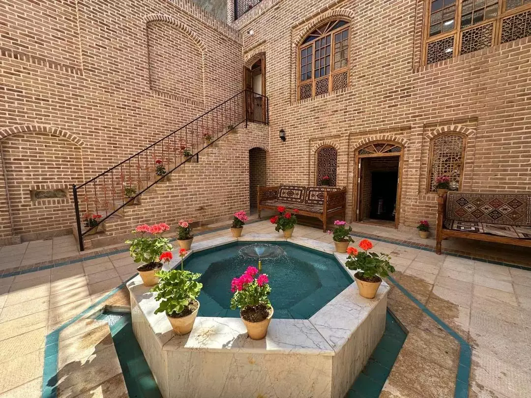 Alibaba https://cdn.alibaba.ir/ostorage/hotel-accommodation-images/68a30abba1e6f83605b7de88_حیاط (2).webp